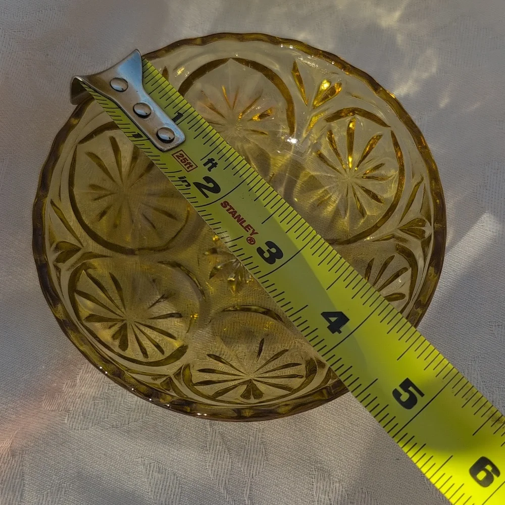 Vintage Anchor Hocking Star and Cameo Medallion Yellow Amber Glass Serving Bowls